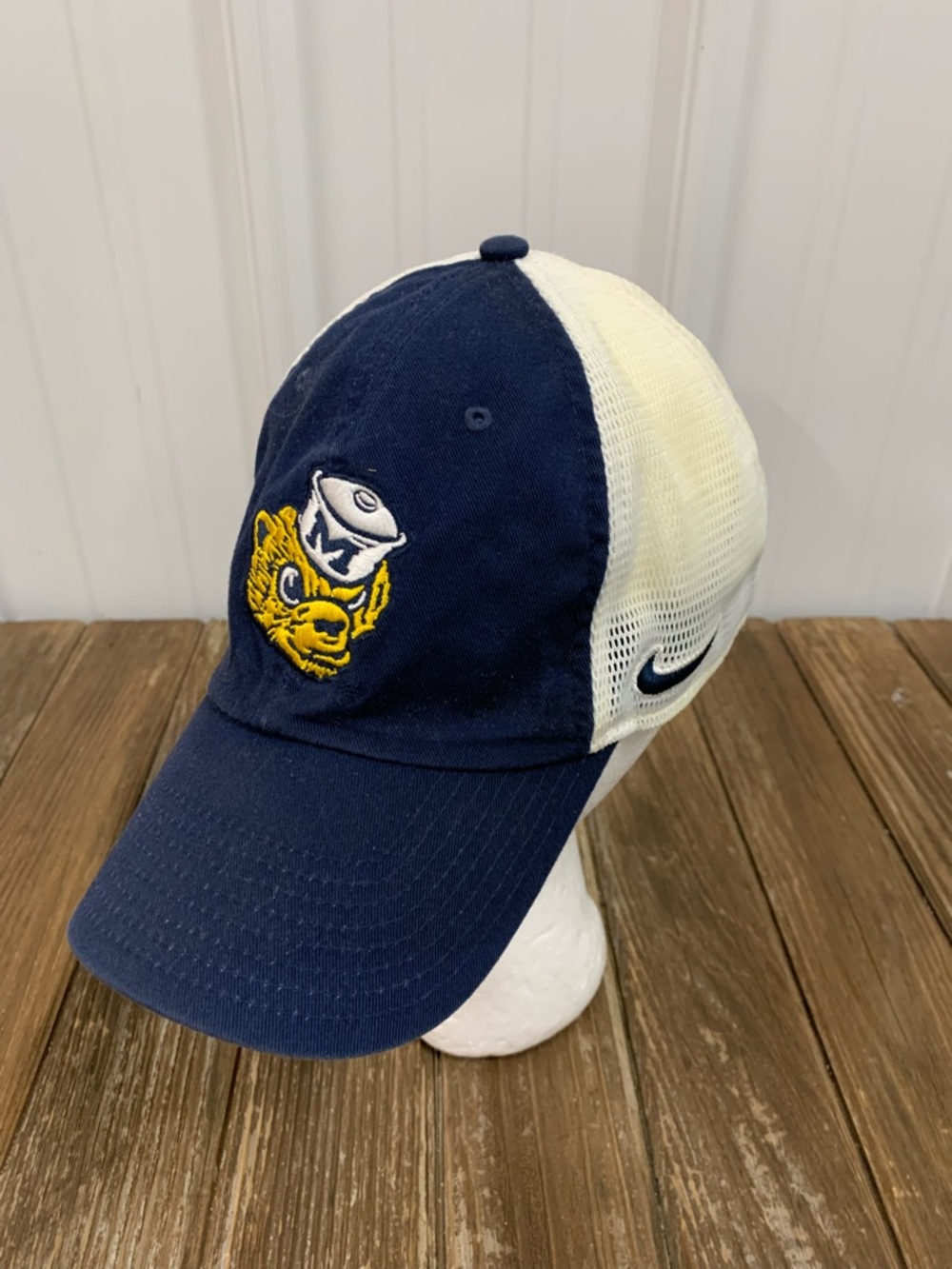 Nike Michigan Wolverines Maize and Blue Heritage Trucker Hat